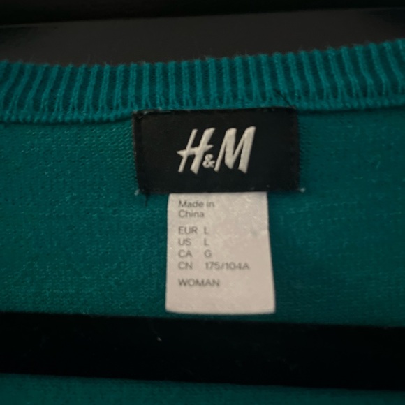 H&M Puff Sleeves Light Weight Sweater - Picture 3 of 4